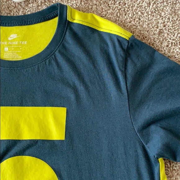 Men’s Nike T-shirt - Picture 3 of 4